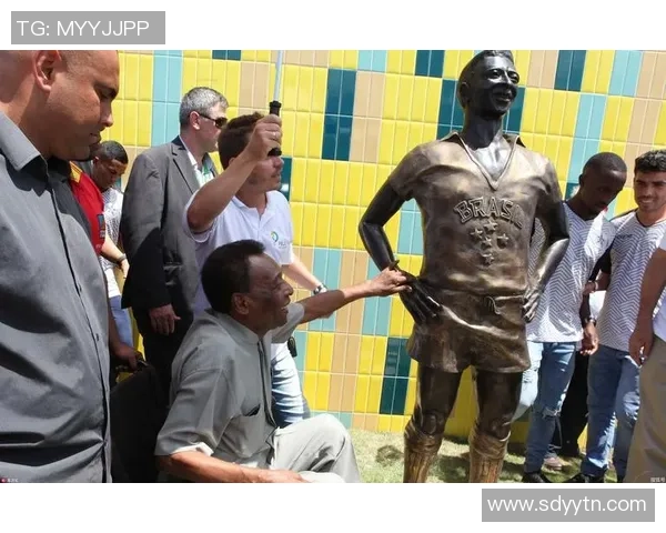 足球球星雕像购买渠道解析 如何选购心仪球员雕像摆件